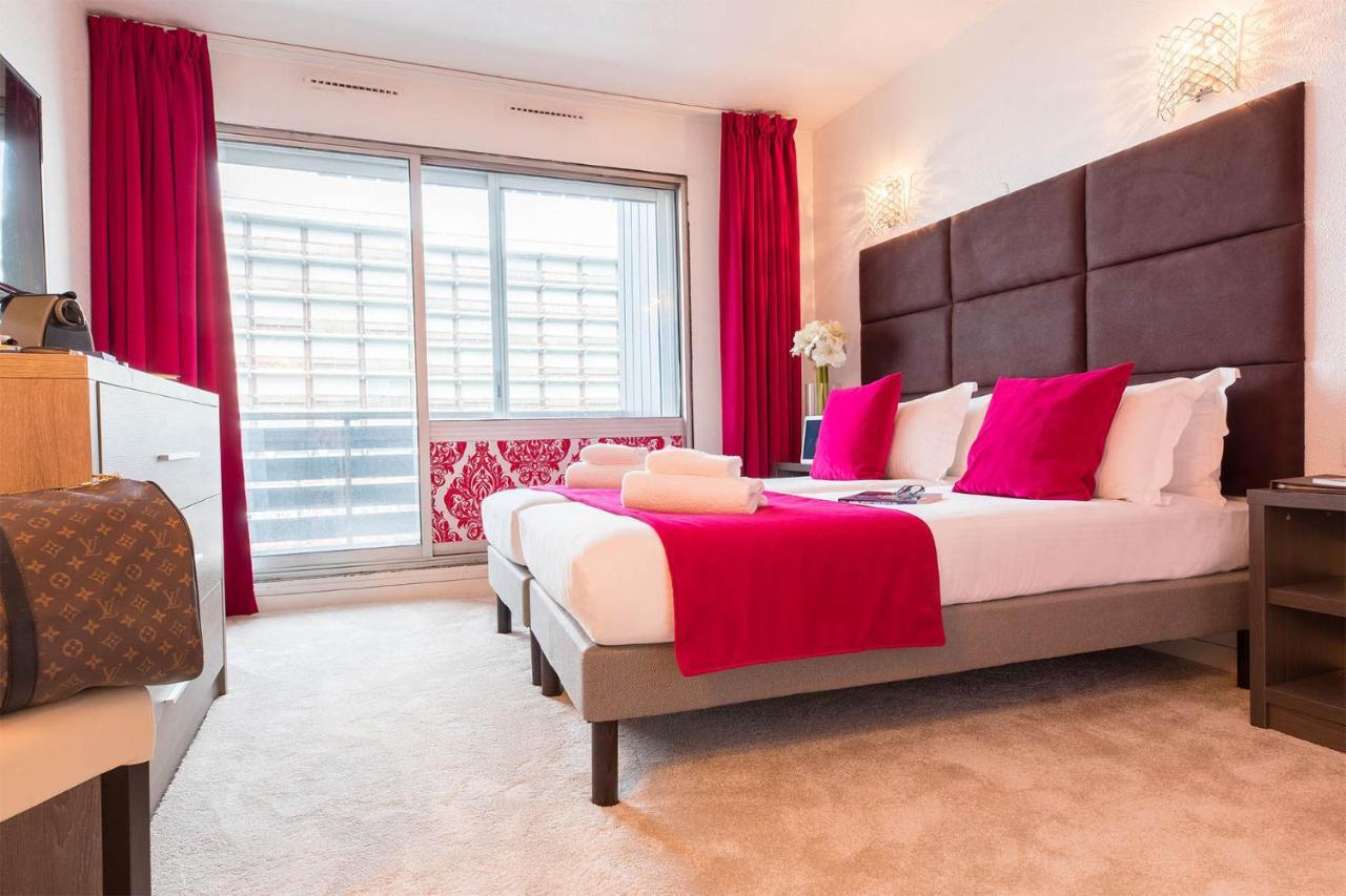 Madame - Olympic Hotel