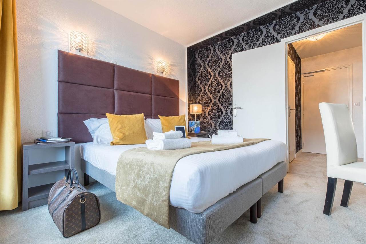 Madame - Olympic Hotel